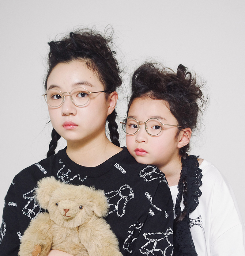 トリプル銀座の子供用メガネ