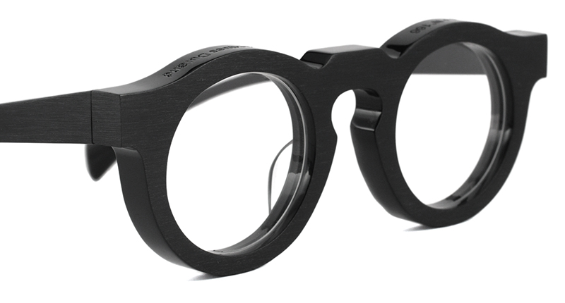 Jacques Durand Plus is + 166 col.002M matt black
