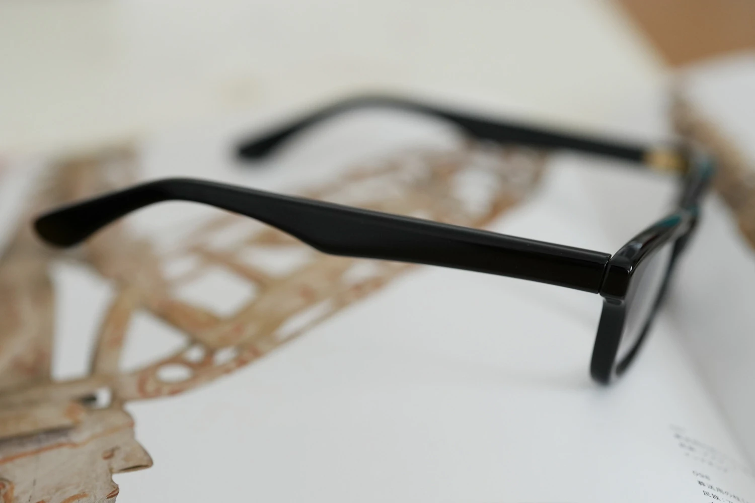 べっ甲メガネ A33TKK TA6533 黒甲｜メガネ店トリプル銀座