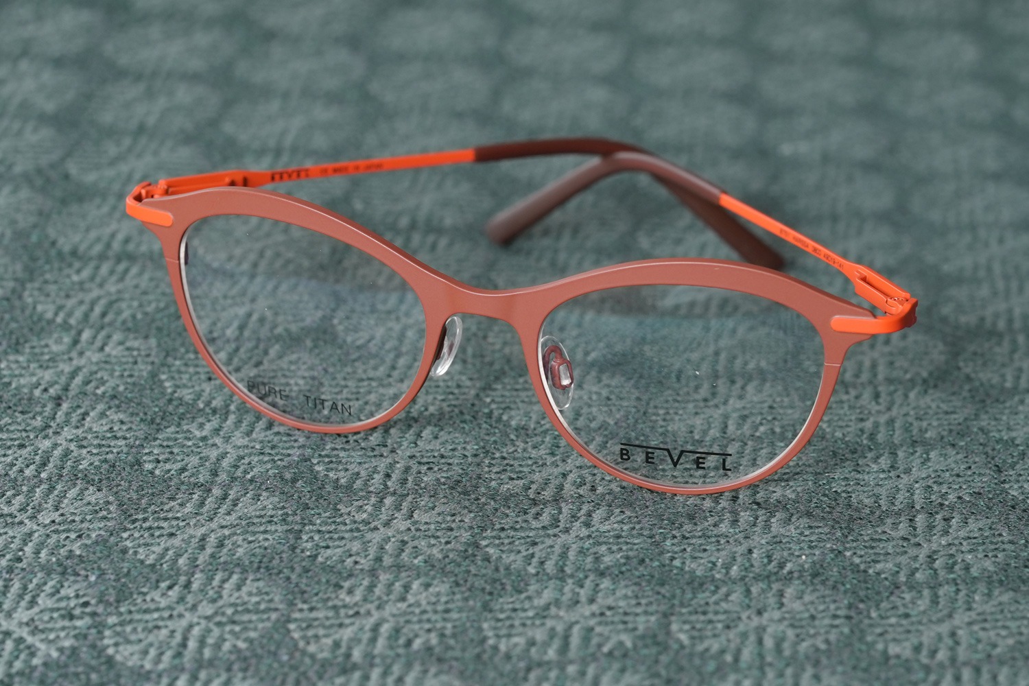 BEVEL 8751 Harissa col.DBCO-Decaf Brown/Claudio Orange