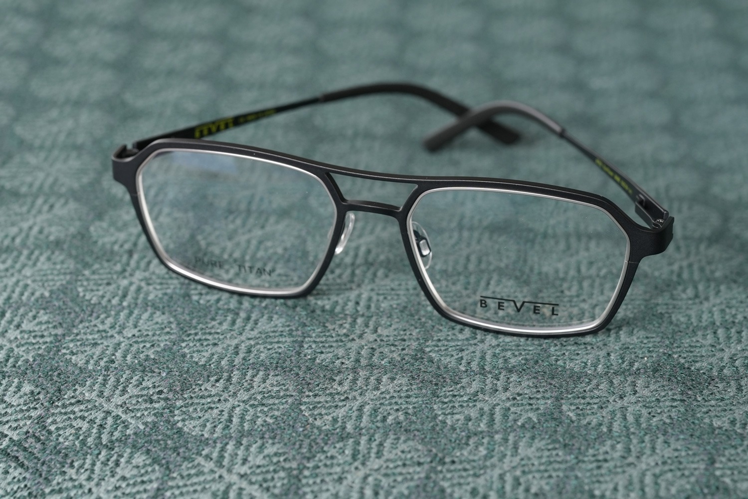 BEVEL 8762 Sunflower col.BKMS-Black Gun Matte Silver