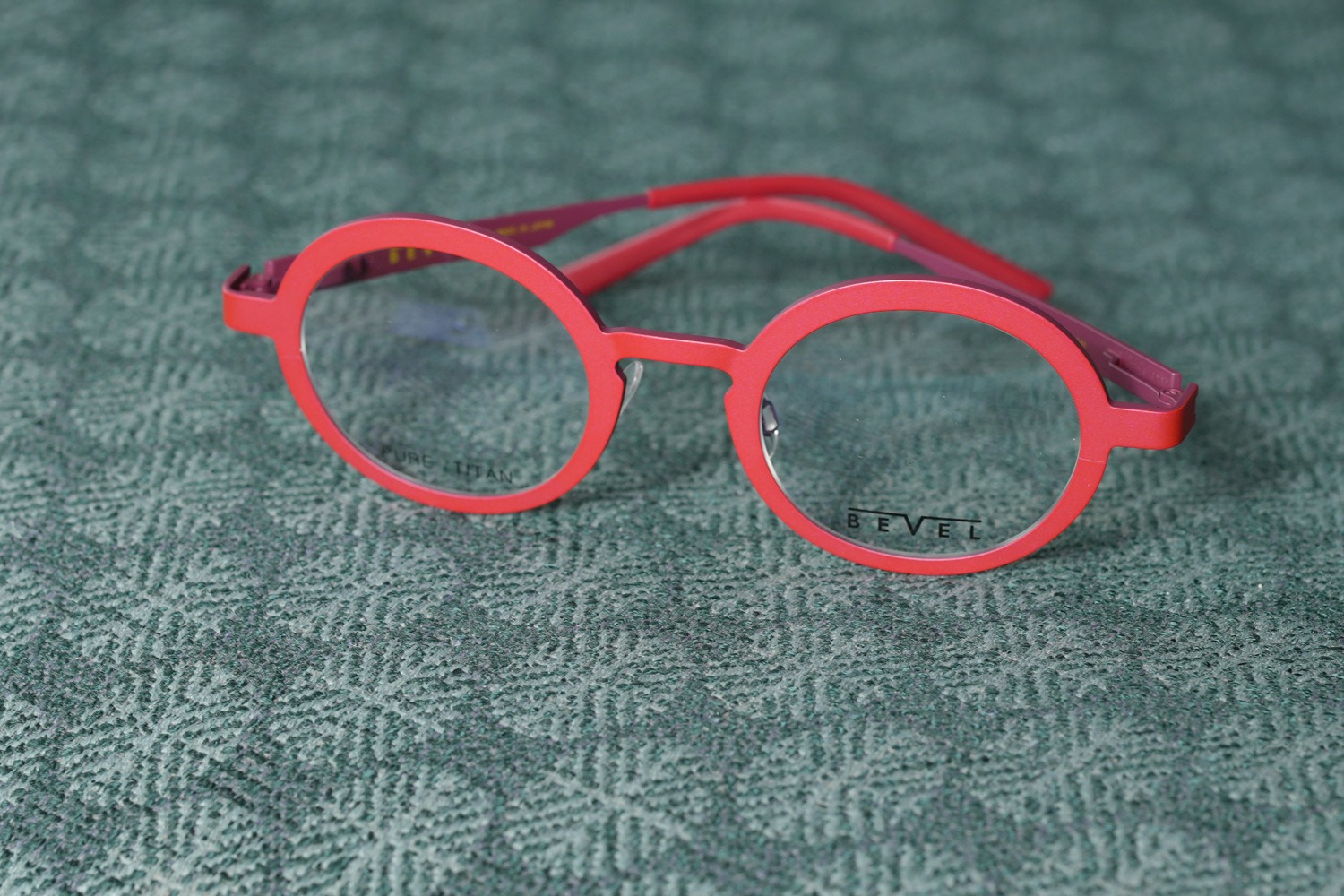 BEVEL 9703 Hudson col.WREG-Warm Red/Eggplant