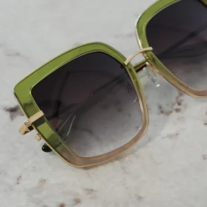 バートンペレイラ Margret