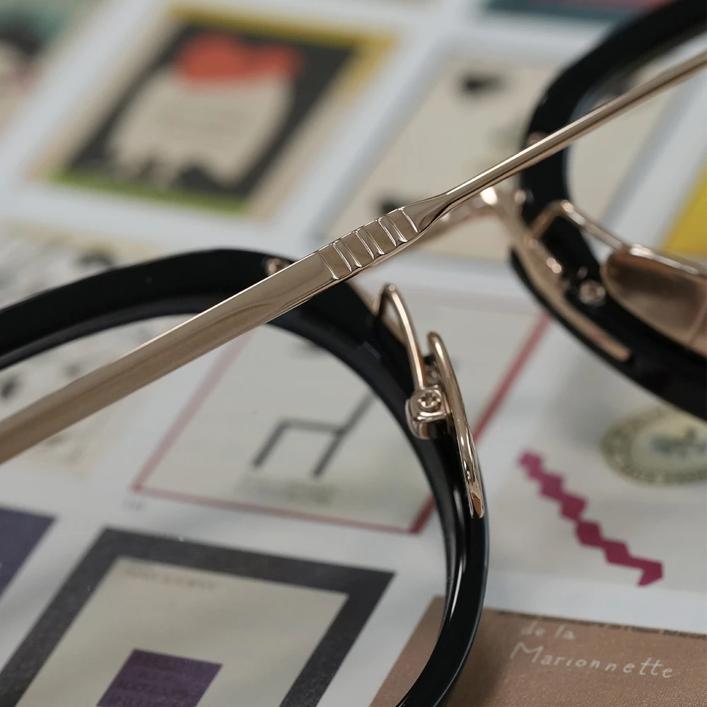 Thom Browne UEO421A col.001