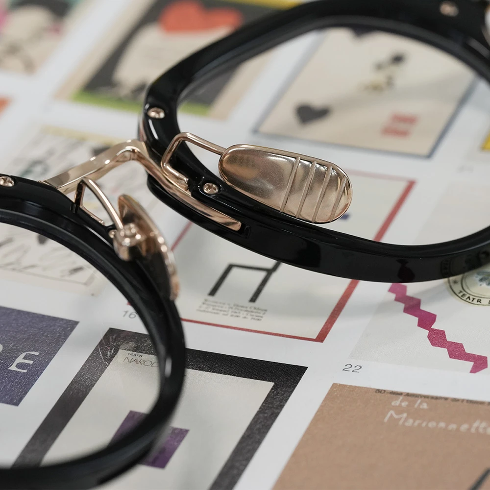 Thom Browne UEO421A col.001