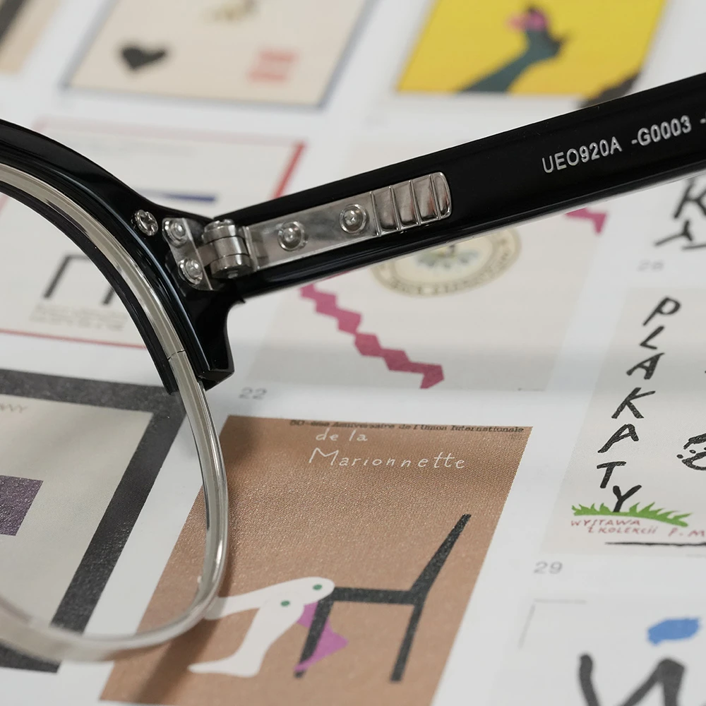 Thom Browne UEO920A col.001